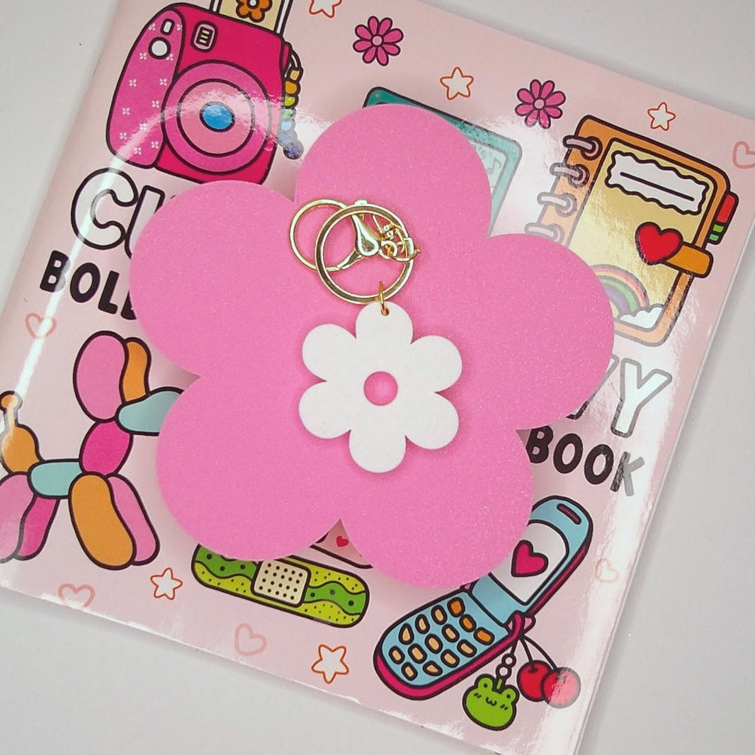 llaveros personalizados 3D, llaveros iniciales PLA, accesorios sostenibles, regalos originales, llaveros modernos.