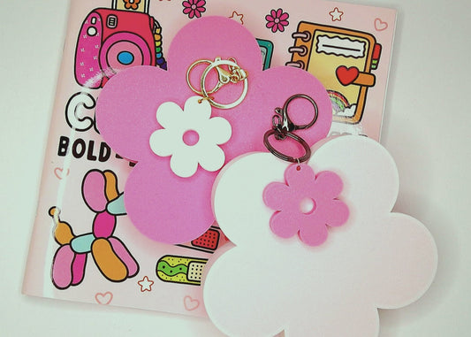 stacking trays 3D, organizadores apilables flor, bandejas decorativas PLA, organización eco-friendly, accesorios de escritorio modernos.