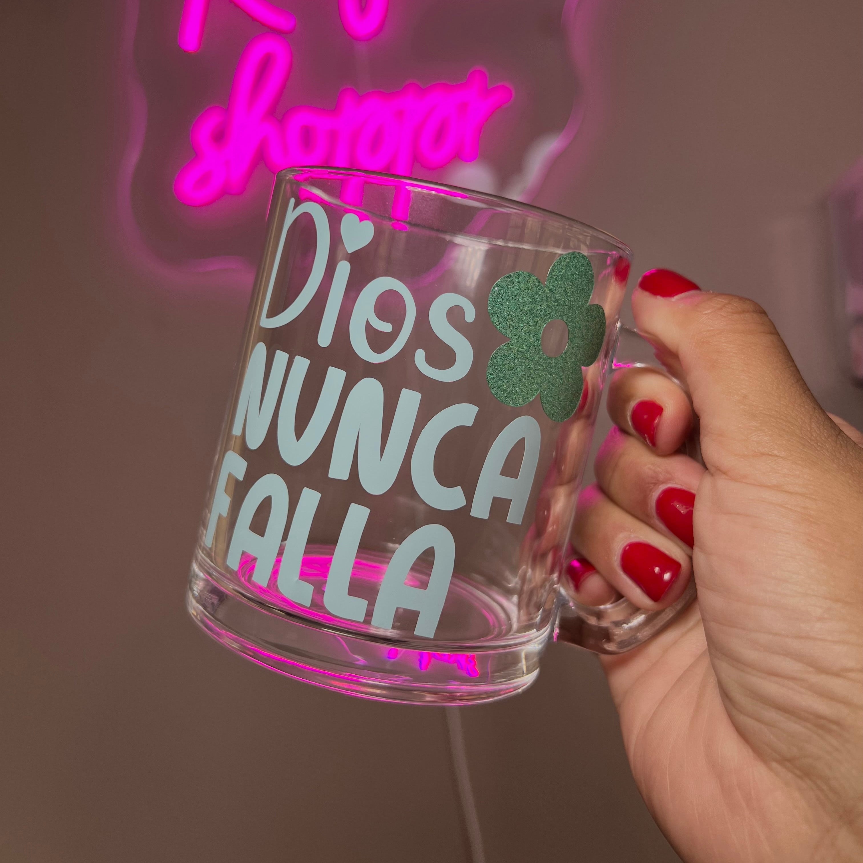 Dios Nunca Falla Mug