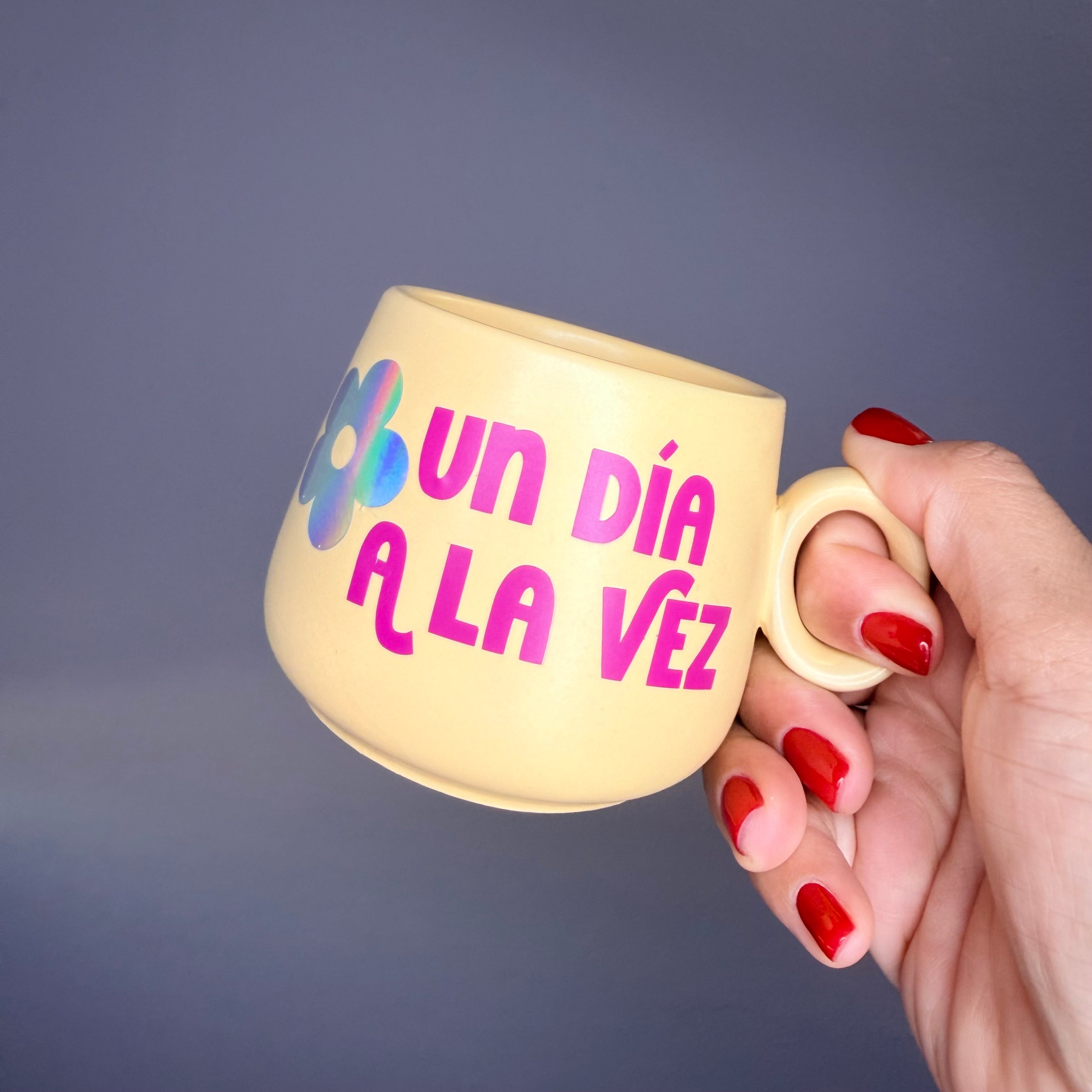 Un día a la vez Mug